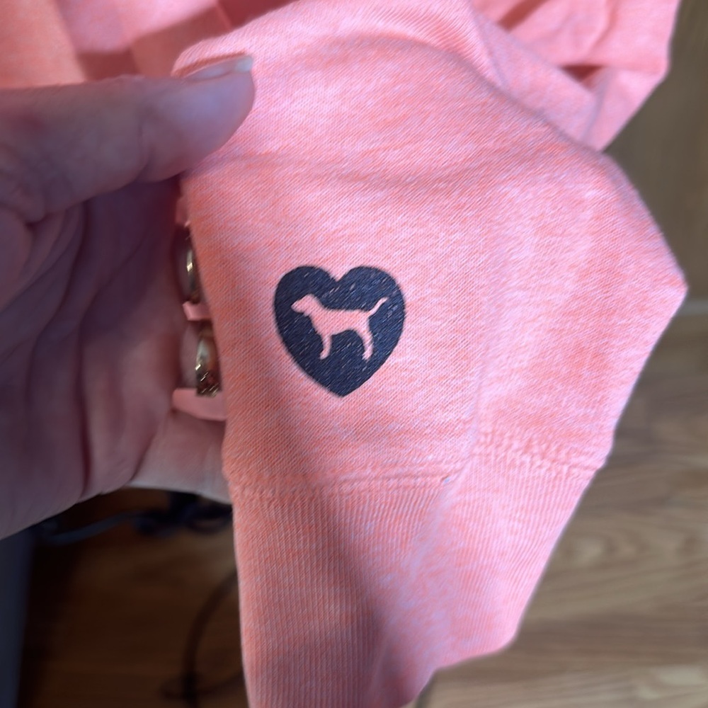 Pink Victoria’s secret’s pull over - Picture 5 of 8